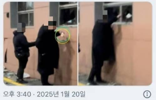 투블럭남으로 불리는 A씨가 종이에 불을 붙인 후 서부지법 내부에 던지고 있는 모습. /사진=온라인 커뮤니티