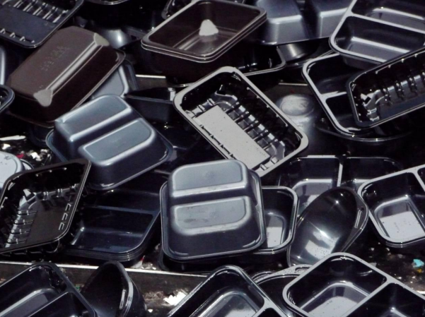 검정 플라스틱 용기.[WRAP 홈페이지 갈무리]