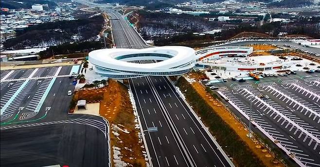 [대전=뉴시스]세종~포천 고속도로 처인휴게소 전경. (사진=계룡건설 제공). 2025.01.25 photo@newsis.com *재판매 및 DB 금지