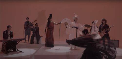 '비나리' 뮤직비디오 [웅산 유튜브 채널 캡처. 재판매 및 DB 금지]