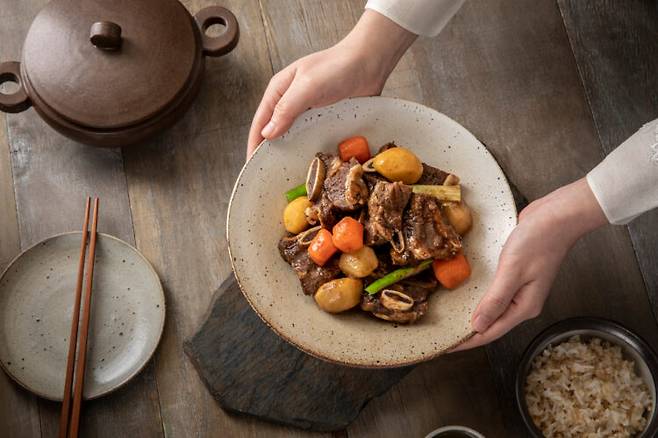 설날 음식은 대부분 고열량이지만, 칼로리를 알고 나면 자연스럽게 과식을 피할 수 있다. [사진=클립아트코리아]