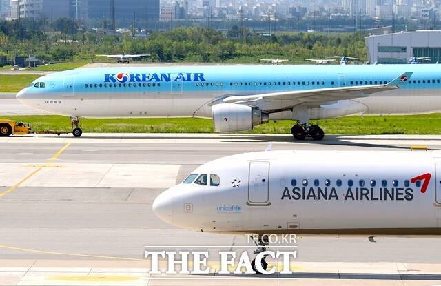 아시아나항공은 국내외 항공안전 규정을 준수하는 한편 아시아나 통합안전정보 시스템을 자체 개발해 체계적이고 효율적으로 안전 관리를 하고 있다. /더팩트 DB