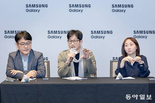 23일(현지 시간) 미국 새너제이에서 강민석 삼성전자 모바일경험(MX)사업부 고객경험(CX)실 상무, 김 부사장, 정혜순 삼성전자 MX사업부 개발실 부사장(왼쪽부터)이 갤럭시 AI 브리핑을 진행하고 있다. 삼성전자 제공