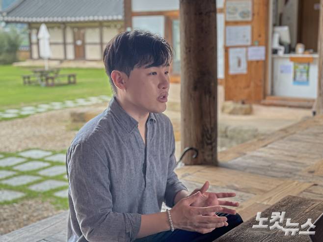 원우 씨는 "사실 처음에는 '사업 해서 지역을 살리자' 이거 사실 거의 가짜에 가까웠다"고 고백하면서도 "근데 하다보니 '왜 다 서울로 가지? 서울 안 가고 시골에서도 사업 멋지게 할 수 없나, 우리가 그걸 한번 보여줄 수는 없나' 점점 울분이 찼다"고 말했다. 문경=최보금 기자