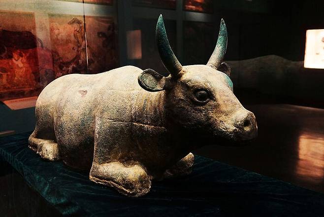 탕구트족이 유목에서 정주민족으로 변화하는 모습을 보여주는 청동소