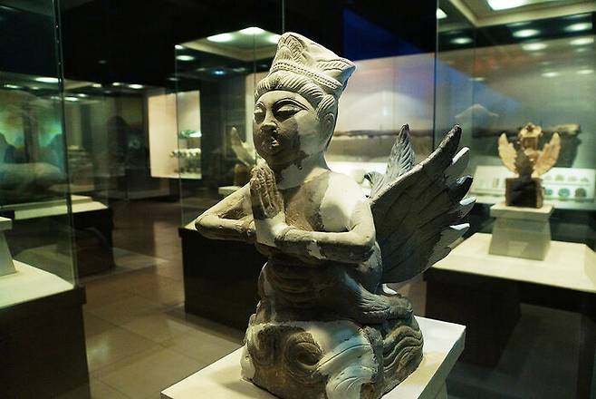 서하는 티베트 밀교의 인두신조까지 받아들인 다원적인 문화의 나라였다.