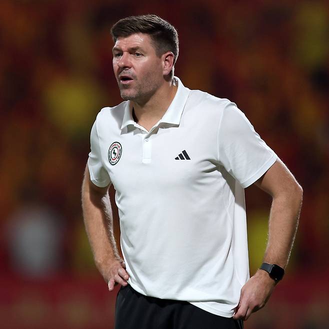 글로벌 스포츠 매체 '디애슬레틱'이 30일(한국시간) 제라드가 사우디 프로리그 알이티파크 감독직에서 물러나기로 했다고 보도했다.&nbsp;알이티파크