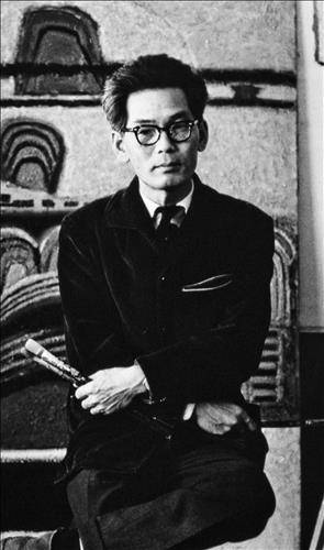 임응식이 1961년에 찍은 김환기, 국립현대미술관