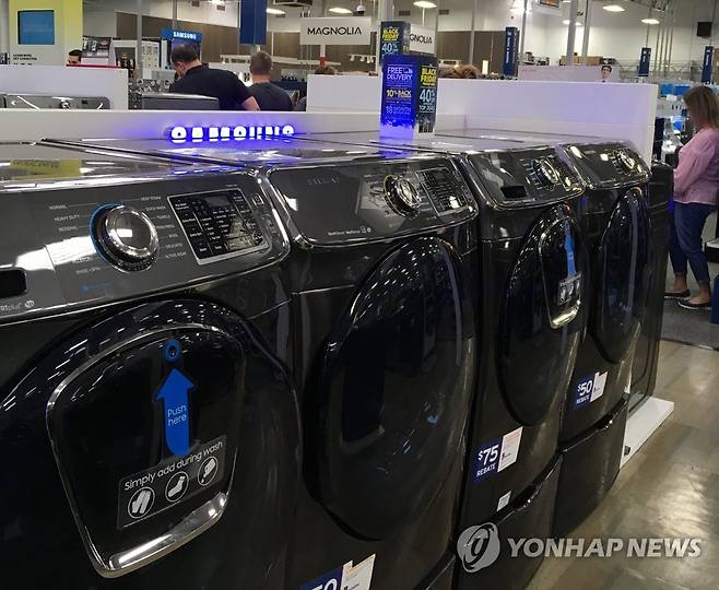 미국 전자판매장의 삼성전자 세탁기 [연합뉴스 자료사진]