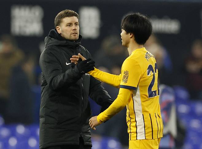 1993년생 잉글랜드 프리미어리그 사령탑 파비안 휘르첼러 브라이턴 감독(왼쪽). 로이터연합뉴스