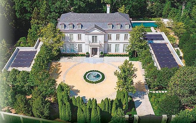 하워드 러트닉 미국 상무장관 후보자가 지난해 12월 2500만 달러(약 350억 원)에 사들인 수도 워싱턴 인근 폭스홀의 고급 주택. 사진출처 X