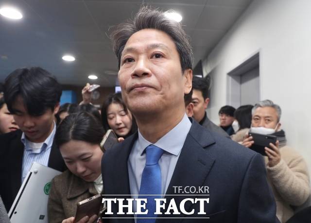 임종석 전 대통령 비서실장은 "지금이라도 지난 대선에 대한 객관적 평가와 성찰부터 시작해야 한다"며 대선 패배 원인은 문재인 전 대통령이 아닌 이재명 더불어민주당 대표에게 있다고 지적했다. /더팩트DB