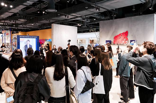 크리에이티브멋이 KOZ엔터테인먼트와 협력개최한 보이넥스트도어 앨범 쇼케이스의 모습. (사진=크리에이티브멋 제공)