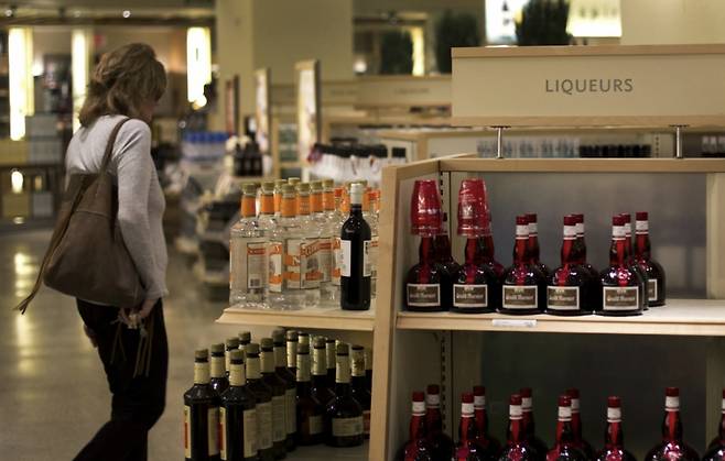 캐나다 토론토 내 주류 매장에 진열된 미국산 주류제품 /사진=블룸버그