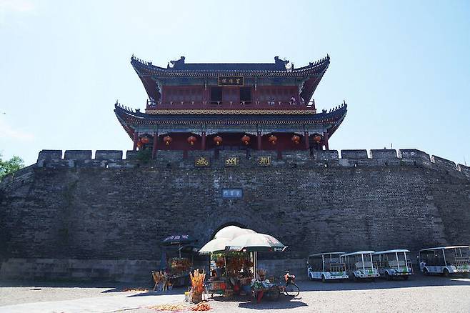 관우가 성을 쌓아 올린 뒤 명대에 증축한 후베이성의 징저우 고성