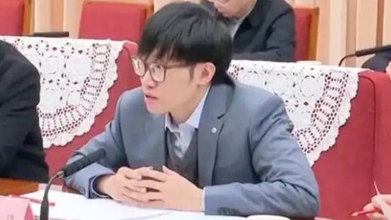 량원펑 딥시크 창업자가 최근 리창 국무원 총리 주재의 '정부업부 보고회'에 참석했다. /CCTV