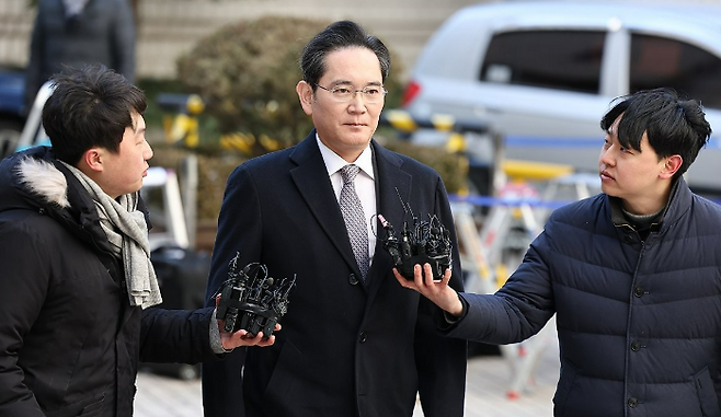 항소심 선고공판에 출석하는 이재용 삼성전자 회장. 연합뉴스