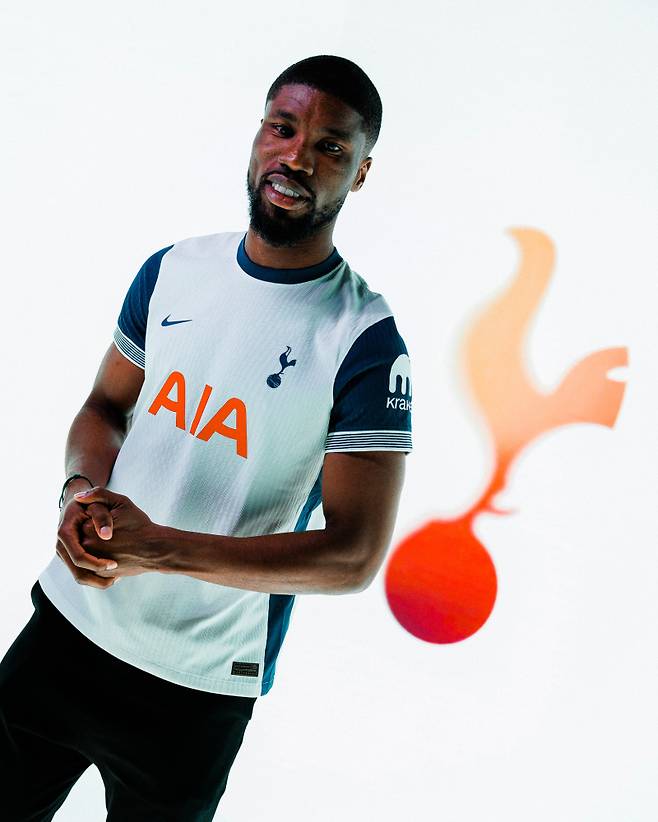 토트넘이 영입한 센터백 케빈 단조. 사진=토트넘 SNS