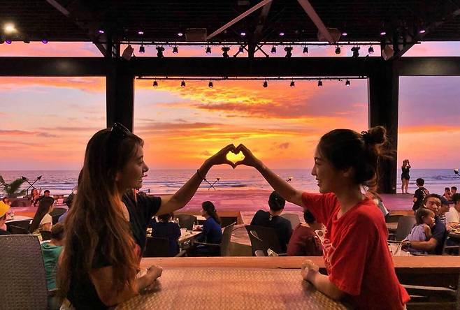 괌 자연 실경 공연 극장식 타오타오시