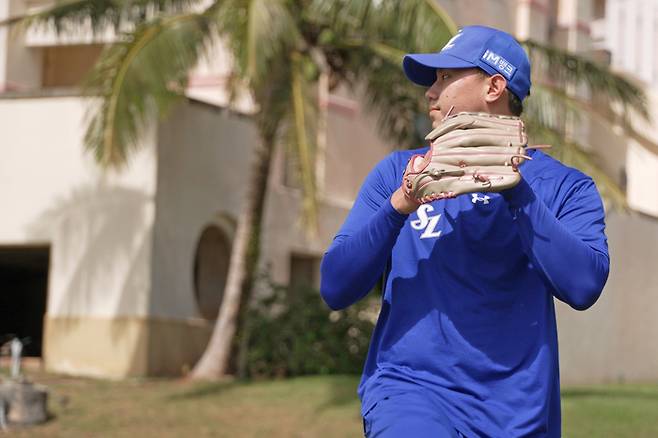 삼성 2025 신인 드래프트 1라운드 지명자 배찬승이 2025 괌 스프링캠프에서 훈련하고 있다. 사진 | 삼성 라이온즈