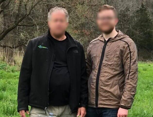 아동 포르노 소지 혐의로 체포된 진 폴린(왼쪽)과 그를 신고한 아들 재러드. /페이스북