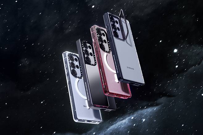 마그네틱 기능이 장착된 케이스티파이 갤럭시S25 케이스