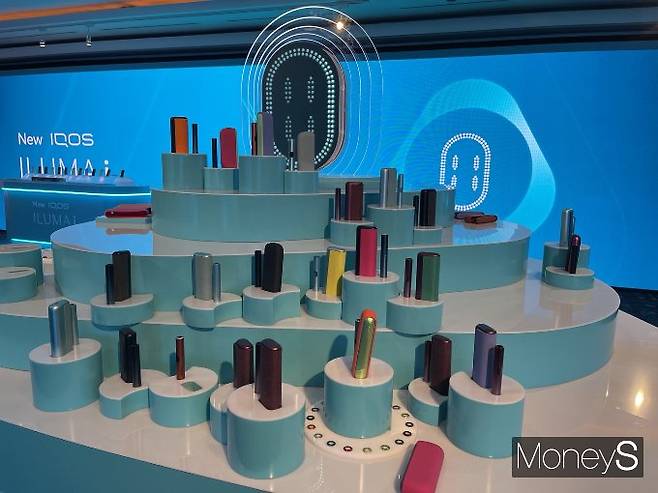 한국필립모리스가 권련형 전자담배 신제품 '아이코스 일루마 i 프라임(PRIME)'과 '아이코스 일루마 i'를 내놨다. 사진은 서울 중구 롯데호텔에 마련된 아이코스 제품들의 모습. /사진=유찬우 기자