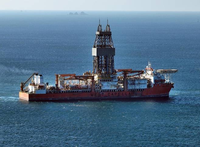 대왕고래 시추선인 웨스트 카펠라호. 동아일보DB