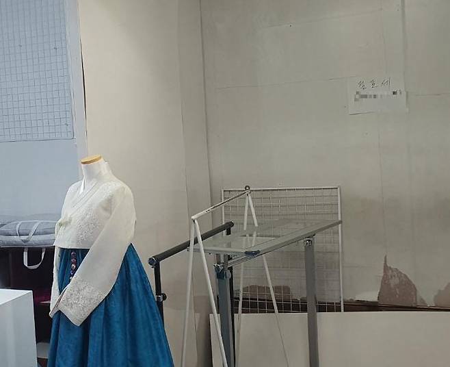 지난 3일 임대 안내문이 붙어 있는 부산진시장 내 점포 모습. 사진=최승한 기자