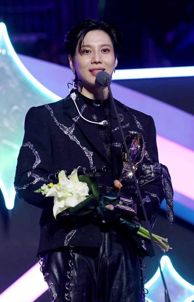 [2024 KGMA] 태민이 16일 인천 중구 운서동 인스파이어 아레나에서 열린 '2024 코리아그랜드뮤직어워즈(KGMA)' 첫째날 아티스트데이에서 베스트 솔로아티스트 상을 수상하고 소감을 말하고 있다. 일간스포츠(이데일리M)가 주최하고 KGMA 조직위원회가 주관하는 '2024 KGMA'는 올해 창간 55주년을 맞은 일간스포츠가 대한민국 대중음악계에 새로운 패러다임을 제시하기 위해 새롭게 개최하는 시상식으로 16, 17일 이틀간 펼쳐진다. 영종도(인천)=KGMA특별취재반 /2024.11.16/