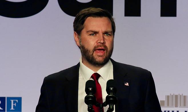 J D 밴스 미국 부통령이 5일(현지시간) 워싱턴 힐튼호텔에서 열린 2025 국제종교자유회의에서 도널드 트럼프 2기 행정부가 미국뿐 아니라 세계적으로도 종교의 자유를 보호할 것이라는 내용의 연설을 하고 있다. 워싱턴타임스 제공