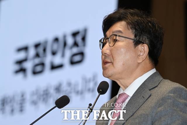 권성동 국민의힘 원내대표가 13일 오후 서울 여의도 국회에서 열린 국민의힘 의원총회에 참석해 모두발언을 하고 있다. /박헌우 기자