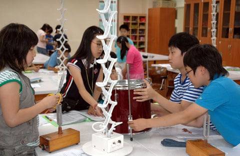 경기도교육청 영재교육원 학생들이 수업을 하고 있다. /경기도교육청