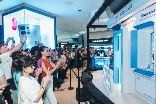 칠레 수도 산티아고l에 위치한 삼성 스토어. 삼성전자 제공