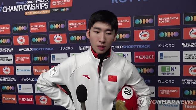 중국 쇼트트랙 국가대표 린샤오쥔이 가볍게 준결승에 진출했다. 한국과의 불꽃튀는 메달 경쟁이 예상된다. 연합뉴스