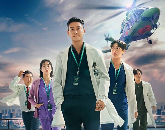 배우 주지훈(42) 주연 넷플릭스 시리즈 ‘중증외상센터’가 연일 화제다./사진=넷플릭스