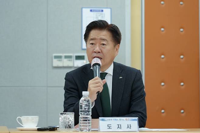 오영훈 제주도지사가 7일 제주웰컴센터에서 열린 ‘2025 제1차 제주관광혁신 비상대책위원회’에서 발언하고 있다. (제주도 제공)