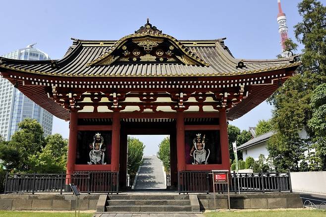 '더 프린스 파크 타워 도쿄 호텔'과 인접한 절 조죠지. 600여년의 역사를 간직하고 있다. 사진= Preferred Hotels & Resorts