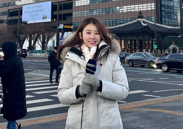 MBC 기상캐스터에 직장내 괴롭힘을 가했단 의혹을 받는 이들이 일기 예보를 이어가 논란이 되고 있다. /사진=박하명 인스타그램