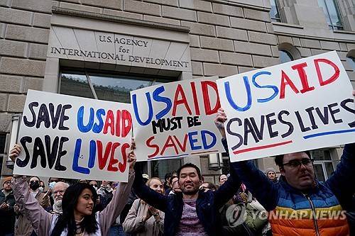 USAID 폐지 반대 시위 [로이터 연합뉴스 자료사진. 재판매 및 DB 금지]