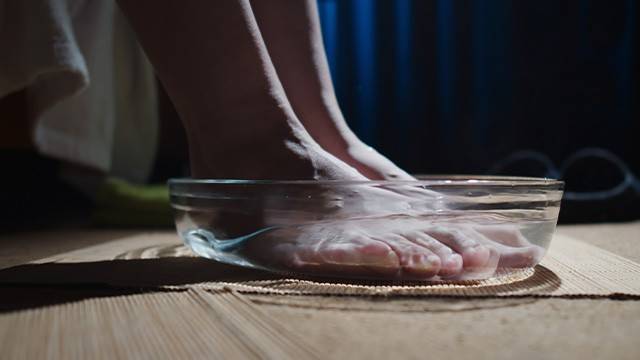 민간요법 중에는 오히려 건강 상태를 악화시킬 수 있는 방법들도 있어 주의가 필요하다｜출처: 게티이미지뱅크