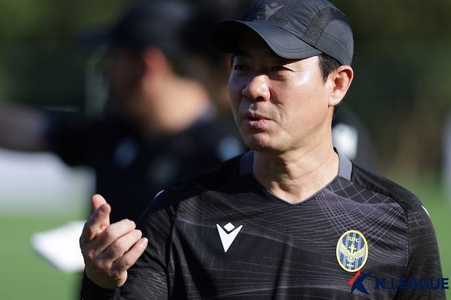 윤정환 감독. 사진 | 한국프로축구연맹