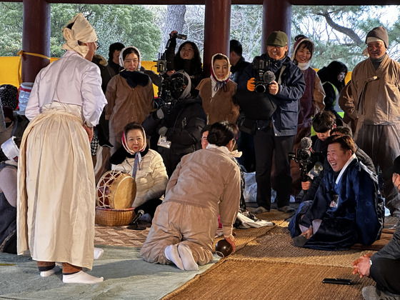 지난 4일 오후 2시 제주시 삼도2동 관덕정 안에서 진행된 탐라국입춘굿의 프로그램. 최충일 기자