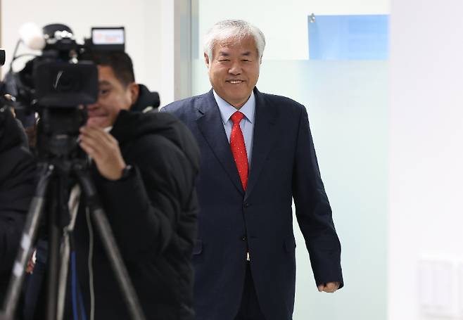 서부지법 난동 사태 관련 기자회견 참석하는 전광훈 목사. 연합뉴스