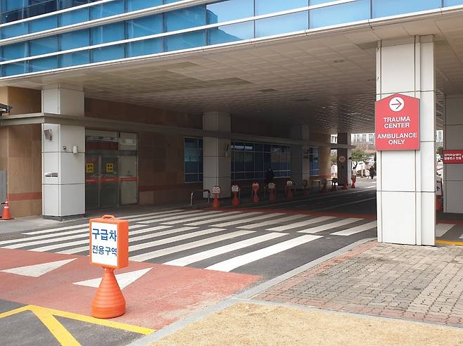 지난 6일 오후 한산한 아주대병원 응급실 [촬영 김솔]