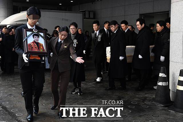 트로트 가수 고 송대관의 발인이 9일 오전 서울 종로구 서울대학교병원 장례식장에서 엄수되고 있다. /서예원 기자