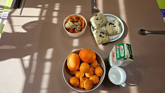 20250208_131655.jpg 점심 코스트코 쇼핑 정보와 떡볶이