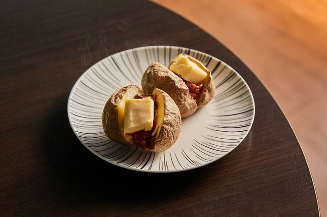 조광효 요리사가 만든 ‘버터 오징어 감자’. 염서정 스튜디오 어댑터