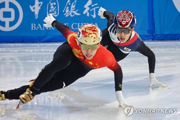 린샤오쥔(왼쪽)·박지원. ⓒ연합뉴스