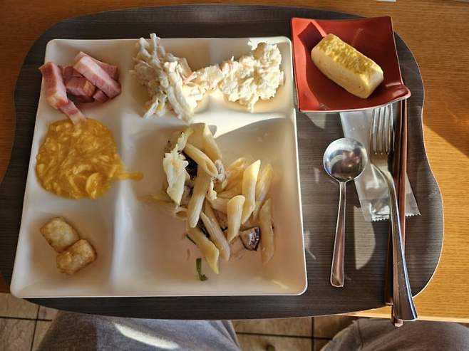 7fed8273b58068f351ef81e146827473f17d60d93aac2112c2cd43b9be400d08